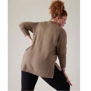 Athleta Women's Large Coaster Luxe Recover
Pullover Sweater Size large